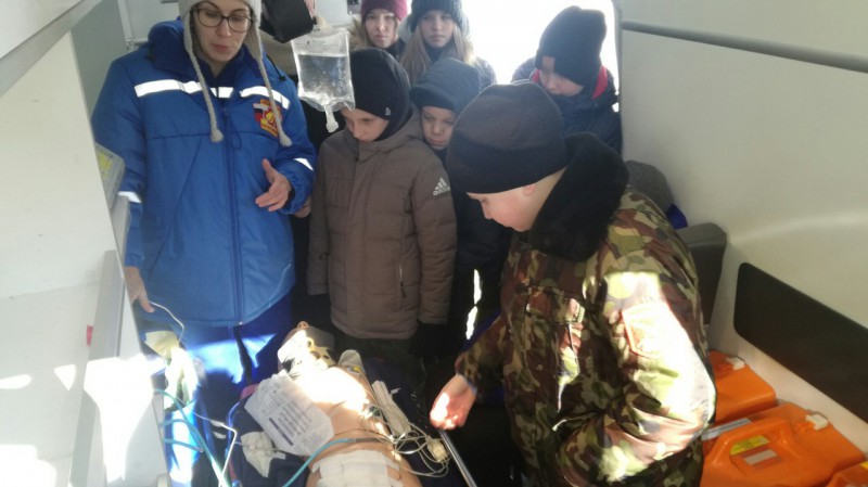 Центр медицины катастроф Коми обучил юных спасателей оказывать первую помощь