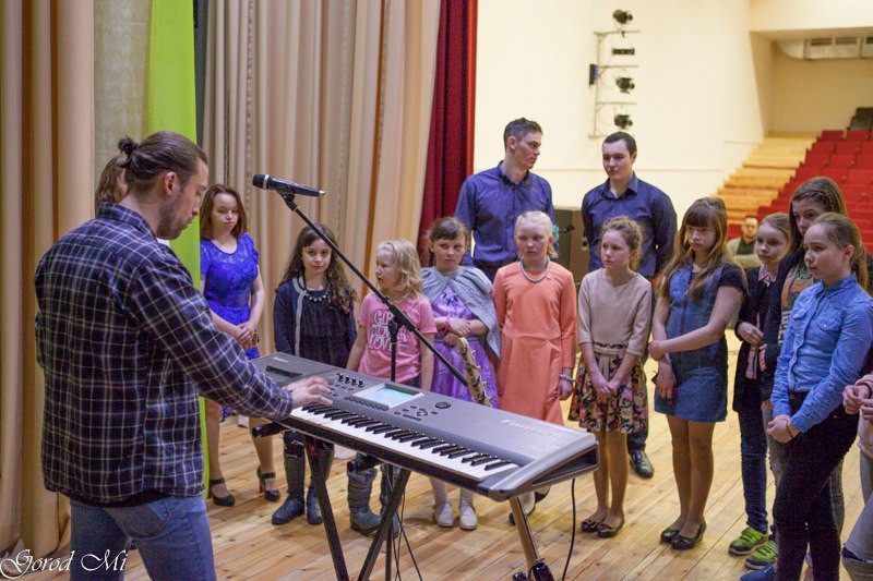 В Ижме на конкурсе "Сьылан кыа" выберут лучших вокалистов и музыкантов среди детей 
