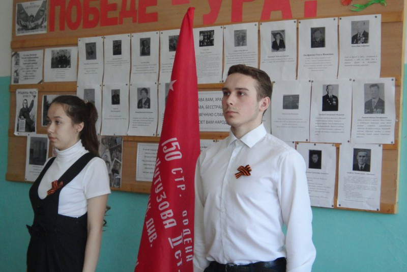 Ижма приступила к традиционной для района патриотической акции "Знамя Победы"