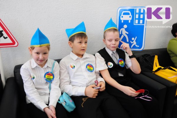 Волонтеры Сосногорска обучают дошкольников Правилам дорожного движения