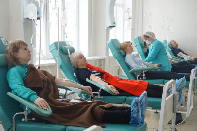 Жители Коми сдали более 200 литров крови на акции ко Дню донора