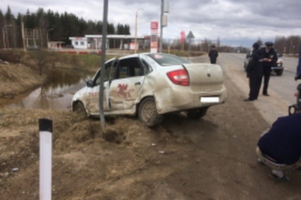 В Прилузском районе произошло ДТП с участием грузовика и такси 