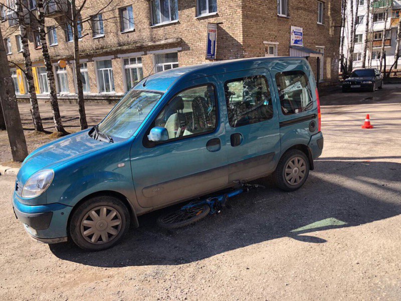 В Сыктывкаре под колеса Renault угодил 12-летний мальчик 