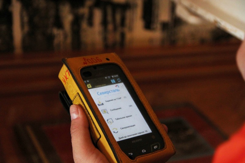 На шахтах "Воркутауголь" начали применять смартфоны для работы под землей