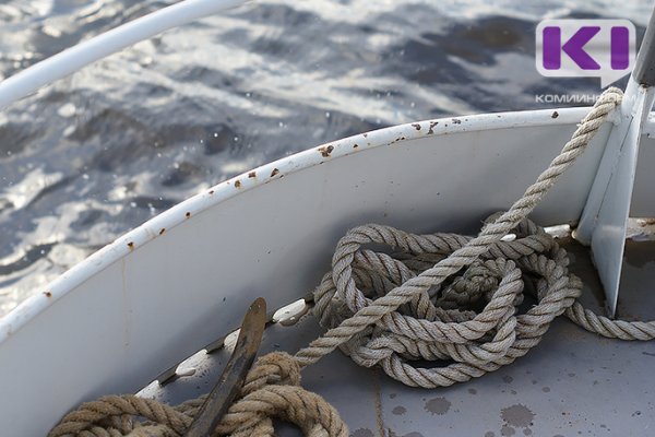 Полицейские рассказали подробности спасения выпавшего из лодки воркутинца 
