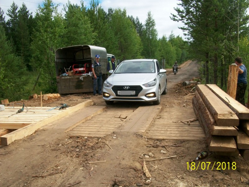 На Удоре ремонтируют два моста на дороге к деревне Усть-Вачерга 
