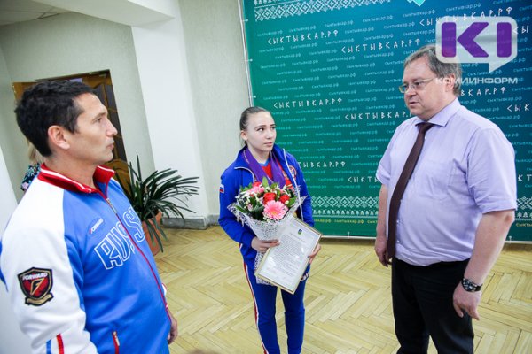 Абсолютная чемпионка мира по тхэквондо рассказала мэру о планах вернуться в Сыктывкар