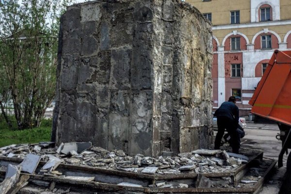 В Воркуте обновляют памятник, посвященный шахтерам
