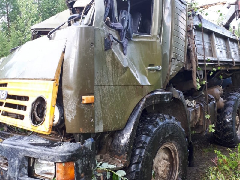 На дороге между Вуктылом и Нижним Одесом погиб водитель грузовика