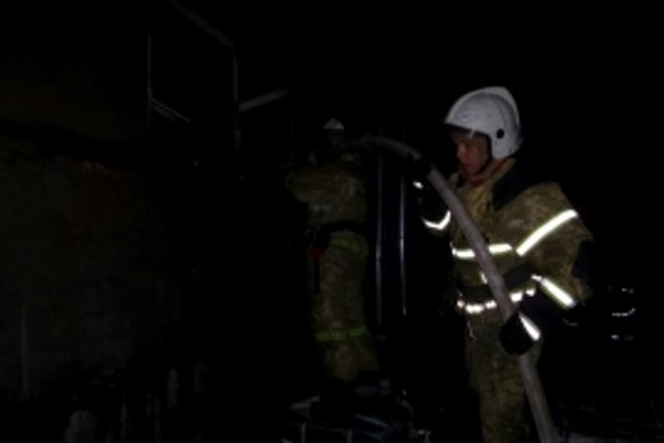 В Сыктывкаре горело административное здание на Первомайской