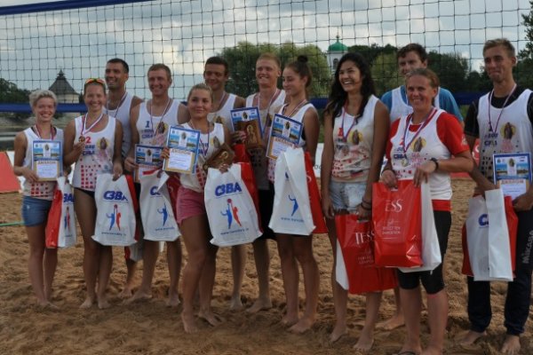 И женская, и мужская команды по пляжному волейболу стали третьими на чемпионате СЗФО