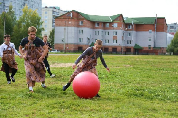 Дворовая спартакиада в Сыктывкаре завершится волейболом на покрывалах и саамским футболом