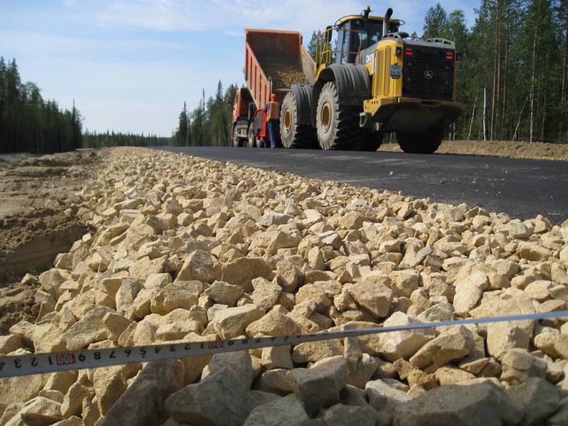 В Коми строительство автодороги на участке "Ираёль - Каджером" завершат в сентябре