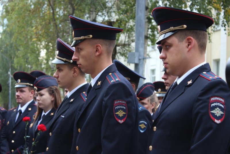 Ряды сотрудников полиции Коми пополнили 27 выпускников вузов 