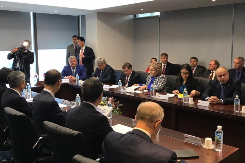 Сергей Гапликов в составе официальной делегации России работает в Южной Корее

