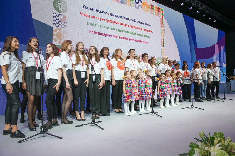 Молодежь Усинска спела самую "энергосберегающую песню" в России