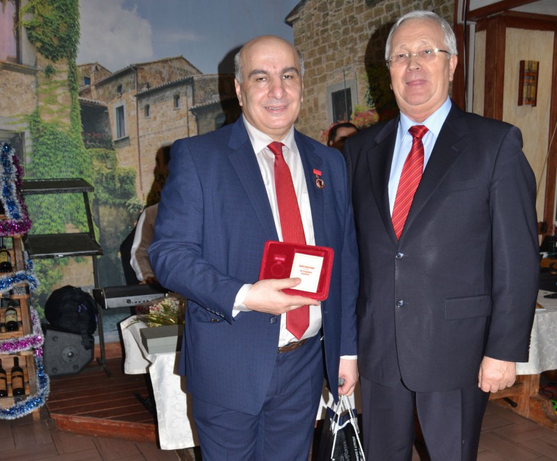 Совет ветеранов Сыктывкара наградил председателя Объединения азербайджанцев в РК Асифа Исмаилова

