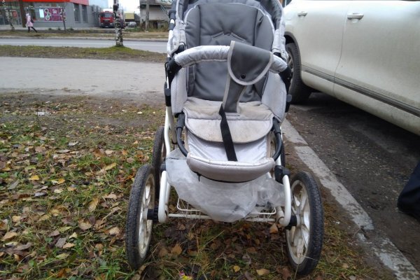 В Сыктывкаре Volkswagen Touareg сбил мать с детской коляской