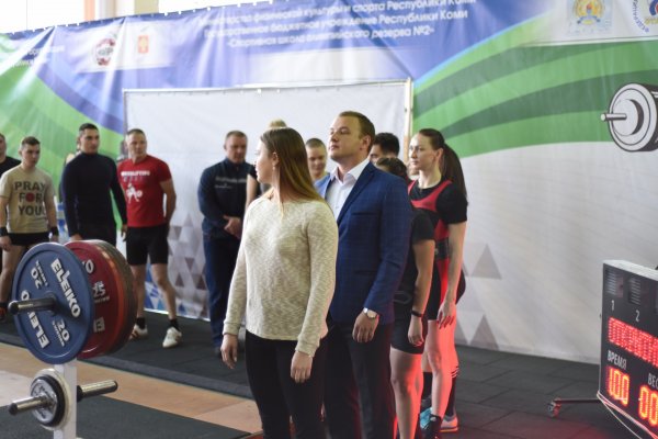 В столице Коми стартовал региональный чемпионат по пауэрлифтингу 