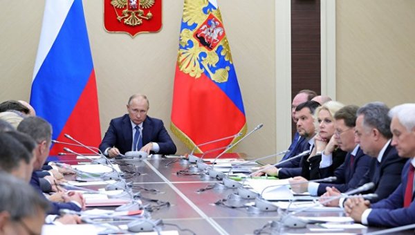 Путин поручил проанализировать рост фискальной нагрузки на россиян