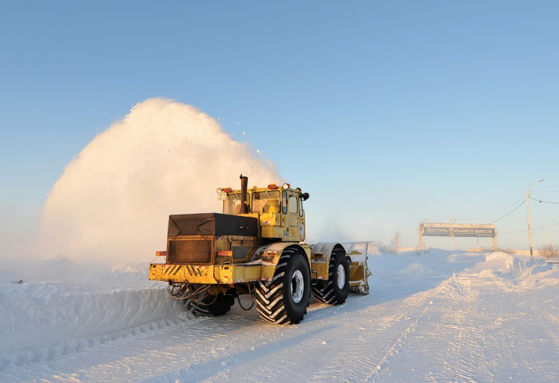 В Воркуте продолжают расчистку социальных и производственных объектов от снега

