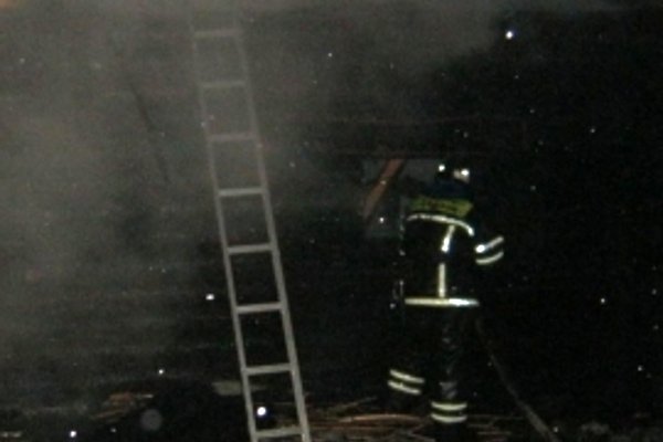 В Коми за сутки сгорели два гаража и хозпостройка