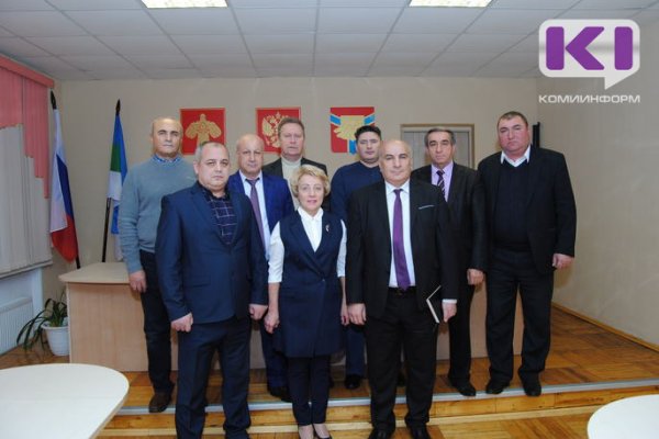 Азербайджанцы Коми поздравили Галину Плетцер с должностью руководителя администрации Усть-Вымского района