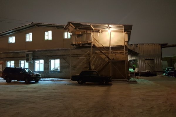 Берегись автомобиля: в Сыктывкаре водитель внедорожника попал под собственную машину
