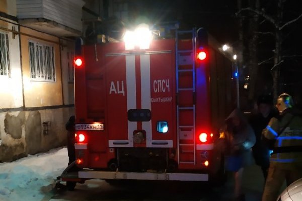 На пожаре в Сыктывкаре спасены девять человек