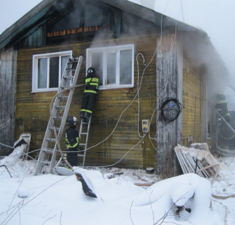 В Коми горели два жилых домах и станция техобслуживания