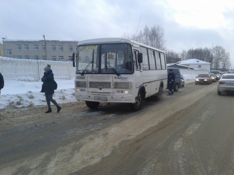 В Сыктывкаре произошло тройное ДТП с участием маршрутного автобуса