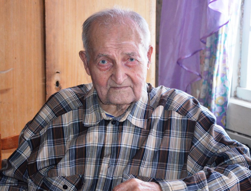 В Корткеросе ветерану войны Михаилу Микушеву вручили медаль