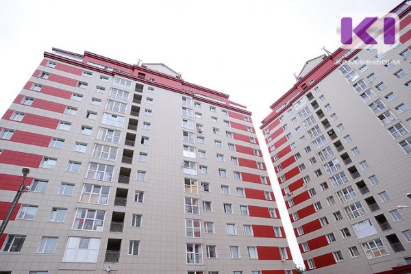 В Сыктывкаре 9-летний мальчик выпал из окна пятого этажа