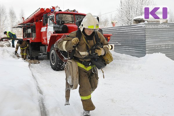 В Сыктывкаре из-за неосторожного обращения с огнем сгорела баня