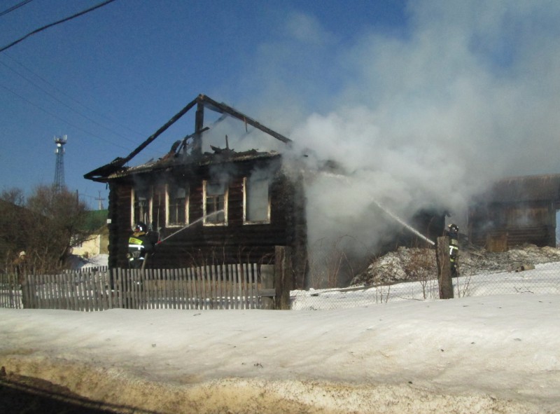 В Усть-Вымском районе сгорел жилой деревянный дом