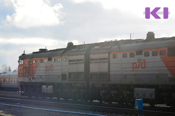 Поезд в огне: в Княжпогостском районе горел железнодорожный локомотив