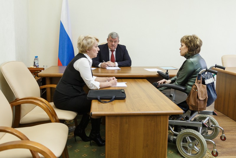 Женщине-инвалиду из Усть-Вымского района помогут обустроить отдельный вход в квартиру