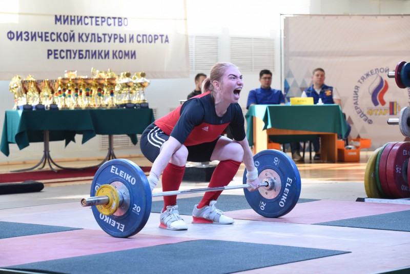  Сыктывкаре сильнейшие тяжелоатлеты Северо-Запада борются за выход на чемпионат России