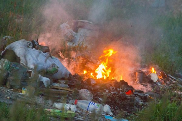В трех районах Коми почти в одно время горел мусор