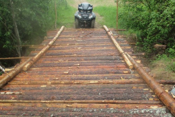 Сами с мостами: жители Ижемского района соорудили 12-метровую переправу