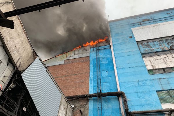 В Воркуте горит здание углеобогатительной фабрики