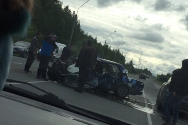 На краснозатонской трассе в Сыктывкаре в ДТП пострадали четыре человека, в том числе дети