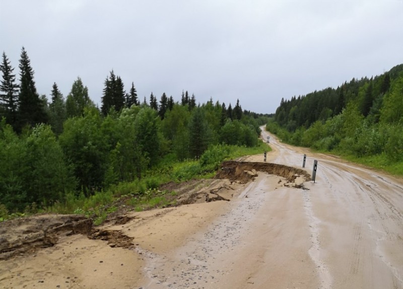 В Удорском районе восстанавливают размытую дорогу на Чернутьево