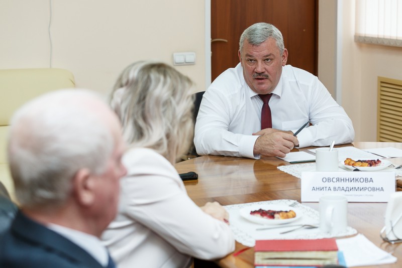 Сергей Гапликов обсудил со старостами и руководителями населённых пунктов Усинска перспективы развития городского округа