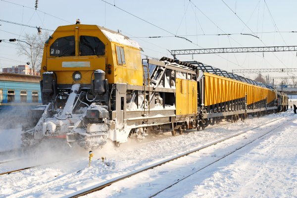 В Воркуте загорелась снегоочистительная железнодорожная техника