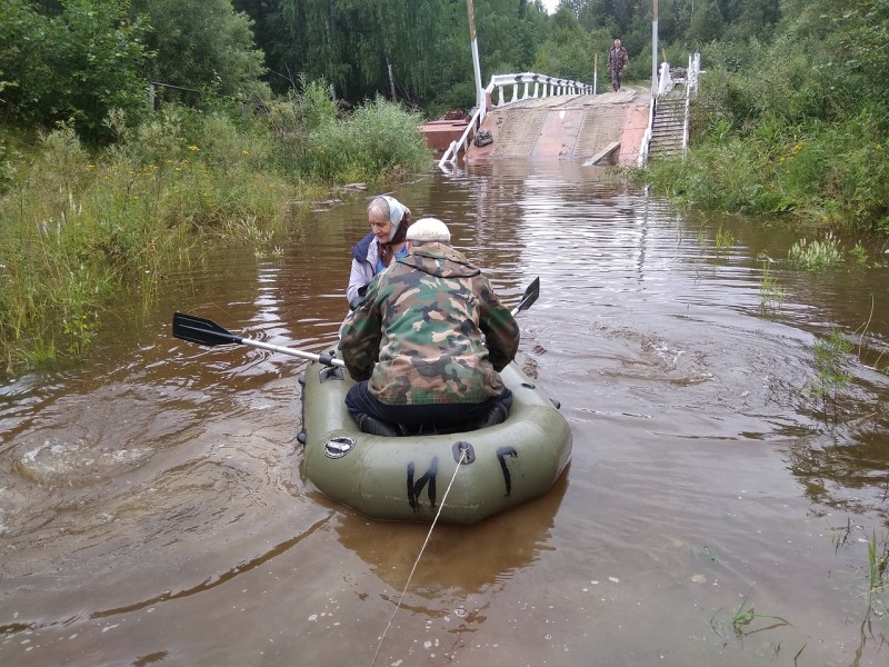 С 24 октября закрыто движение по наплавным мостам у с. Черныш и п. Коржинский