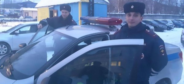 В Сыктывкаре сотрудники ГИБДД сопроводили машину с годовалым тяжело больным ребенком до больницы