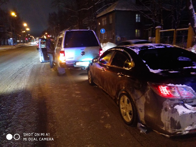 Сыктывкарский водитель: "Нас решил "наказать" лихач на дороге"
