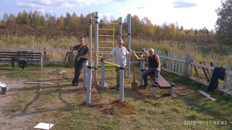Активисты ТОС деревни Теплой Сысольского района построили за счет гранта спортплощадку