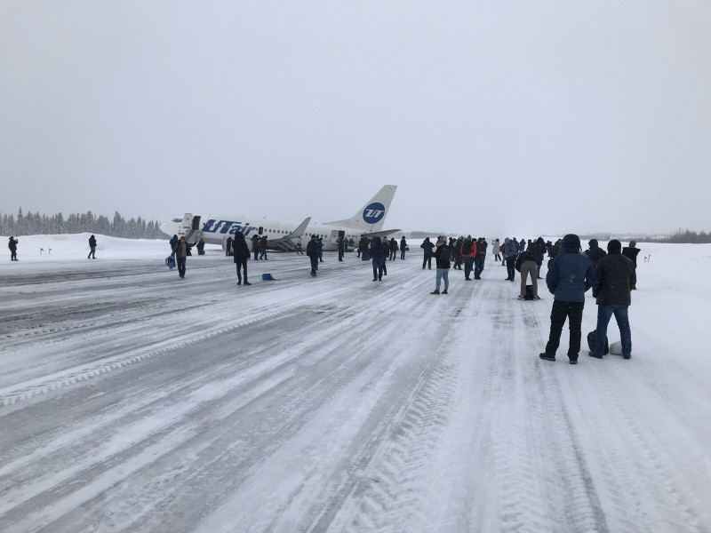 Эвакуация прошла быстро и в штатном режиме - пассажир совершившего жесткую посадку в Усинске "Боинга"